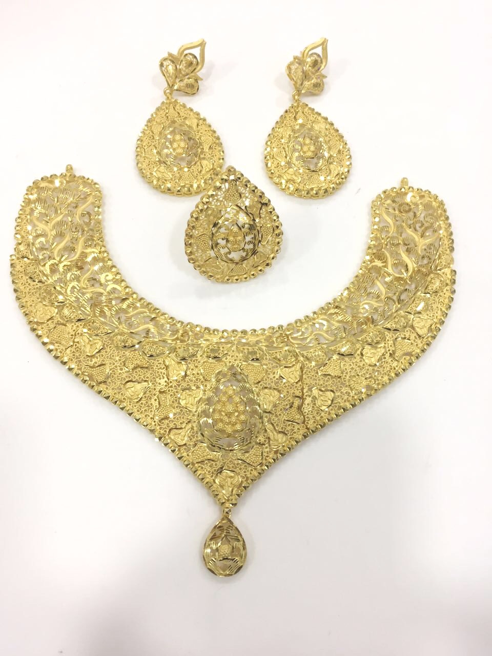 GOLD FORMING NECKLACE SET
