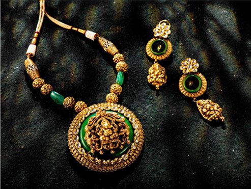 BOLLYWOOD TEMPLE NECKLACE SET